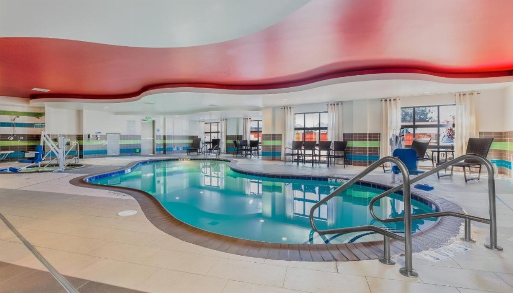 Holiday Inn Express & Suites Eureka Image 17