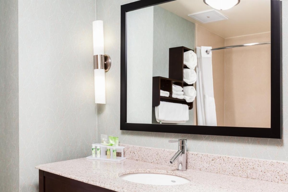 Holiday Inn Express & Suites Eureka Image 24