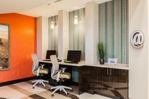 Holiday Inn Express & Suites Eureka image 30