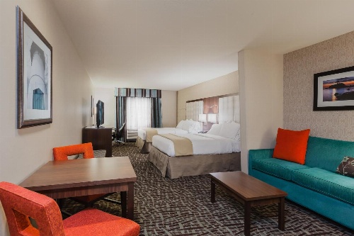 Holiday Inn Express & Suites Eureka image 4