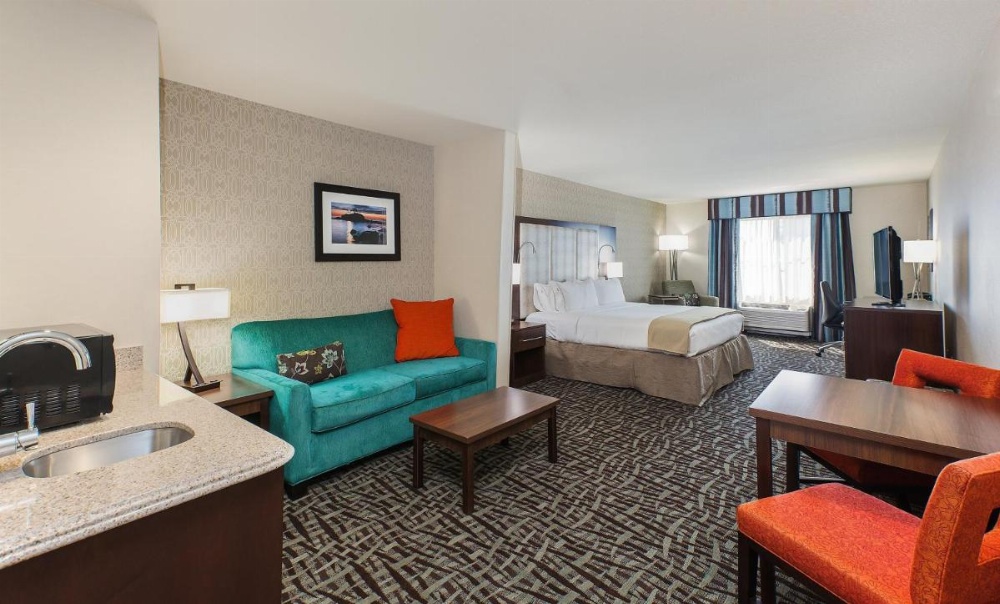 Holiday Inn Express & Suites Eureka
