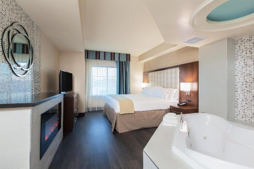 Holiday Inn Express & Suites Eureka image 7