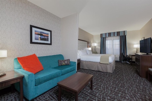 Holiday Inn Express & Suites Eureka image 8